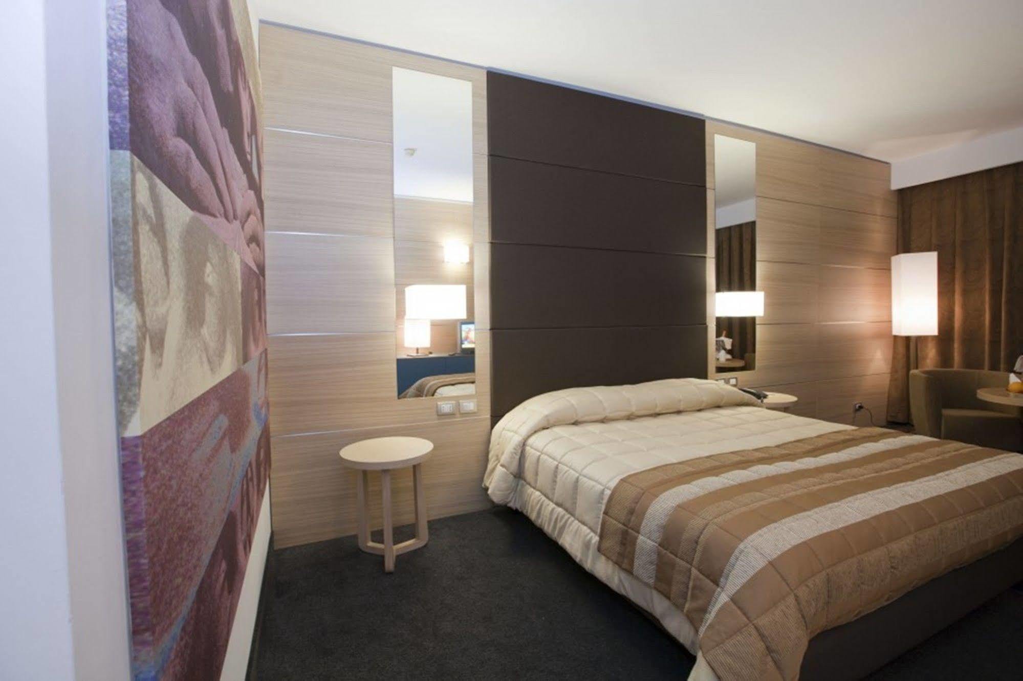Centrum Palace Hotel & Resorts Campobasso Bagian luar foto
