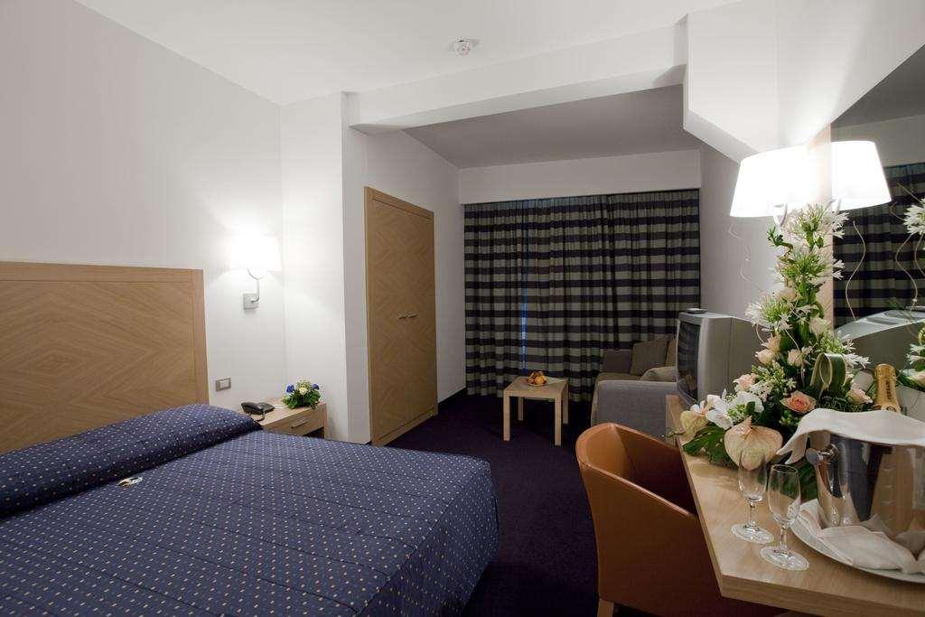 Centrum Palace Hotel & Resorts Campobasso Ruang foto