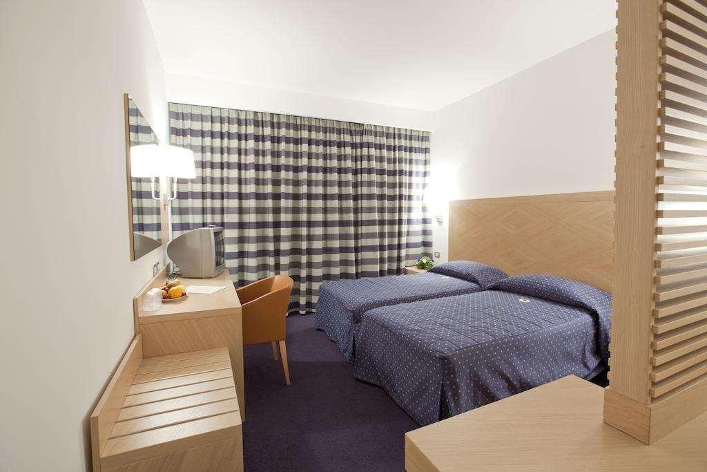 Centrum Palace Hotel & Resorts Campobasso Ruang foto