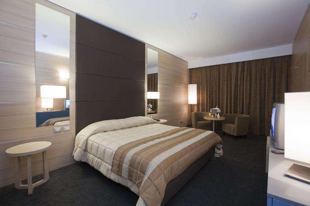 Centrum Palace Hotel & Resorts Campobasso Ruang foto